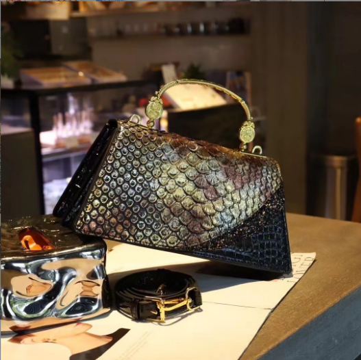 Elegant and luxurious temperament black gold bag New Dragon Scale Princess Crocodile Pattern Handbag Single shoulder women's bag