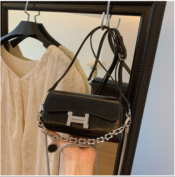 Women's High Quality Penholder Bag Fashionable and Elegant Small Square Bag Retro and Simple One Shoulder Crossbody Trendy Diamond Grid Chain Small Bag