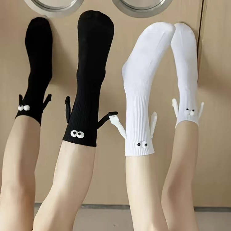 Free gift: Magnetic Couple Hand-holding Socks!