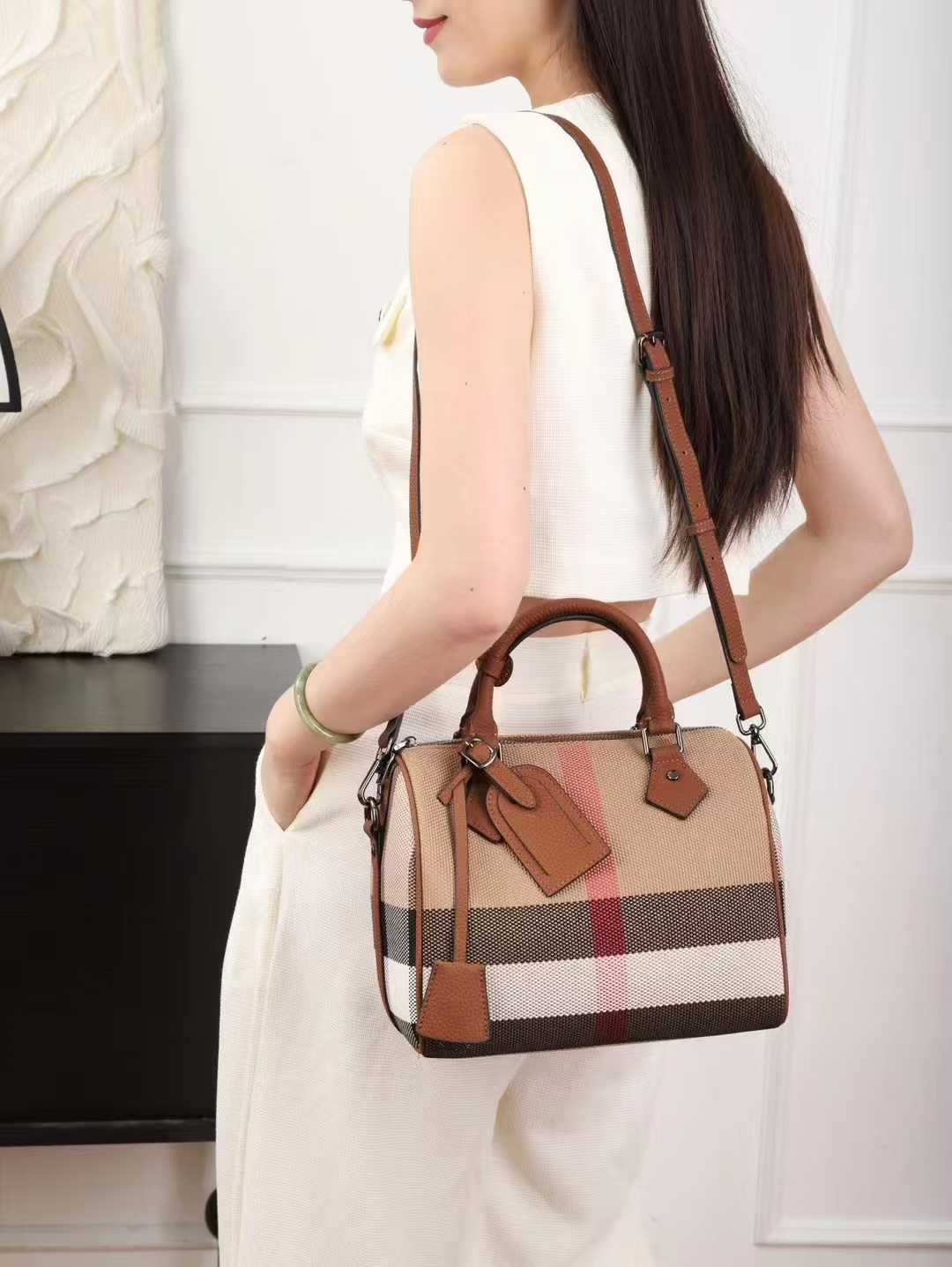 Street trend niche design genuine leather women's bag new high-end plaid bag canvas and cowhide bag hand-held pillow bag women's bag